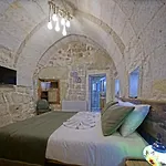 Vigneron Cave Hotel