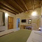 Vigneron Cave Hotel 5*