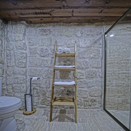 Vigneron Cave Hotel 5*
