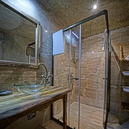 Vigneron Cave 5*