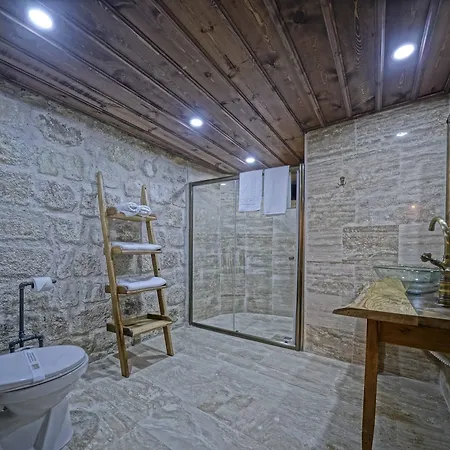 Hotel Vigneron Cave 5*