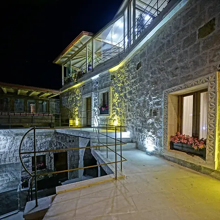 Vigneron Cave Hotel 5*