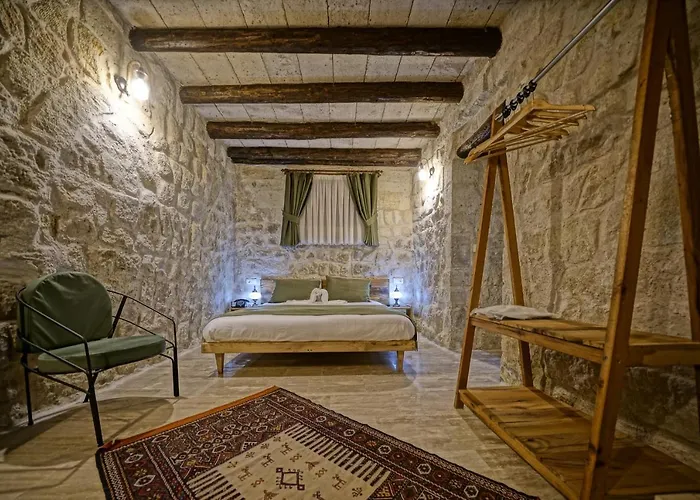 Vigneron Cave 5* נבשהיר